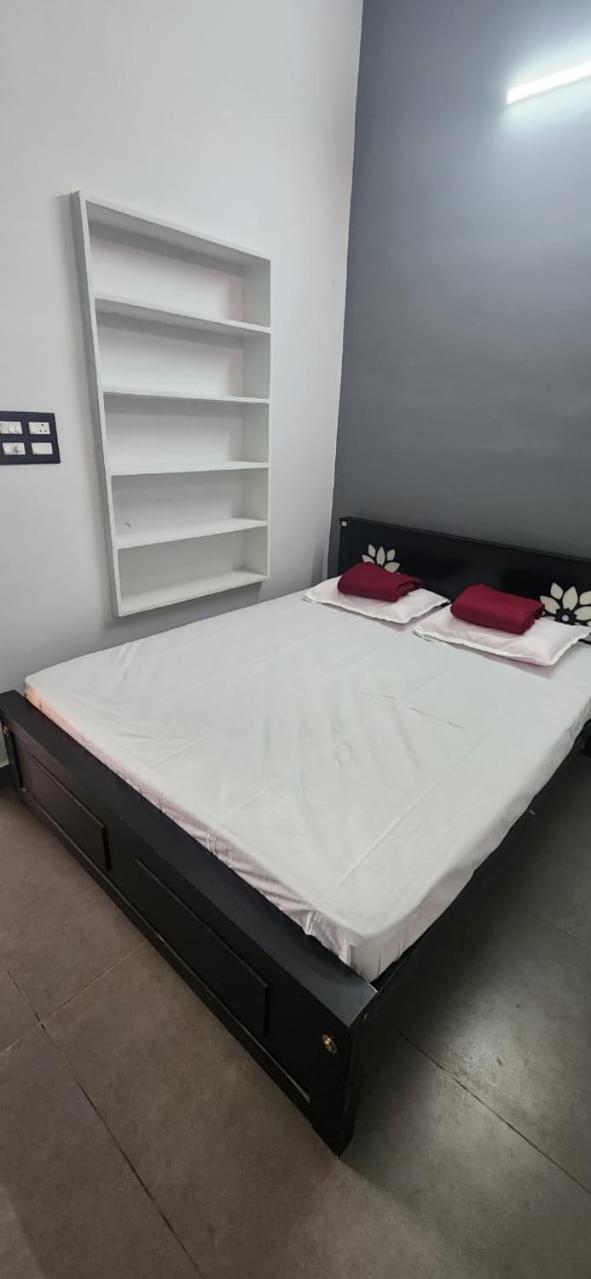 Krish Villa Homestay ムンナール エクステリア 写真