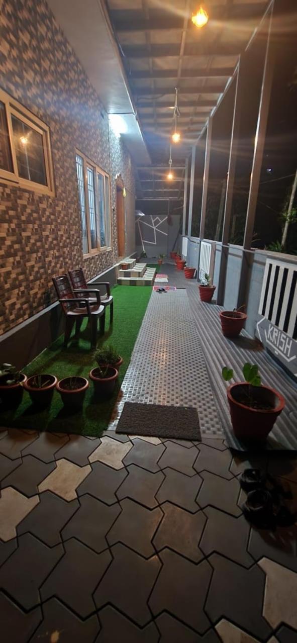 Krish Villa Homestay ムンナール エクステリア 写真